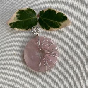 Rose quartz pendant